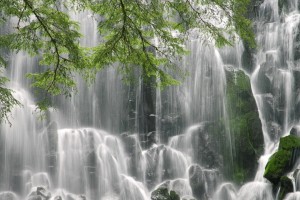 世界帆船赛事海上救援联合训练计划与时间表公布，海上救援船视频